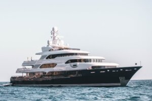 Les yachts-maisons des ultra-riches : réglementation et urbanisme flottant