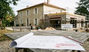 Extension de maison : DP ou PC selon les seuils 5, 20, 40 et 150 m²