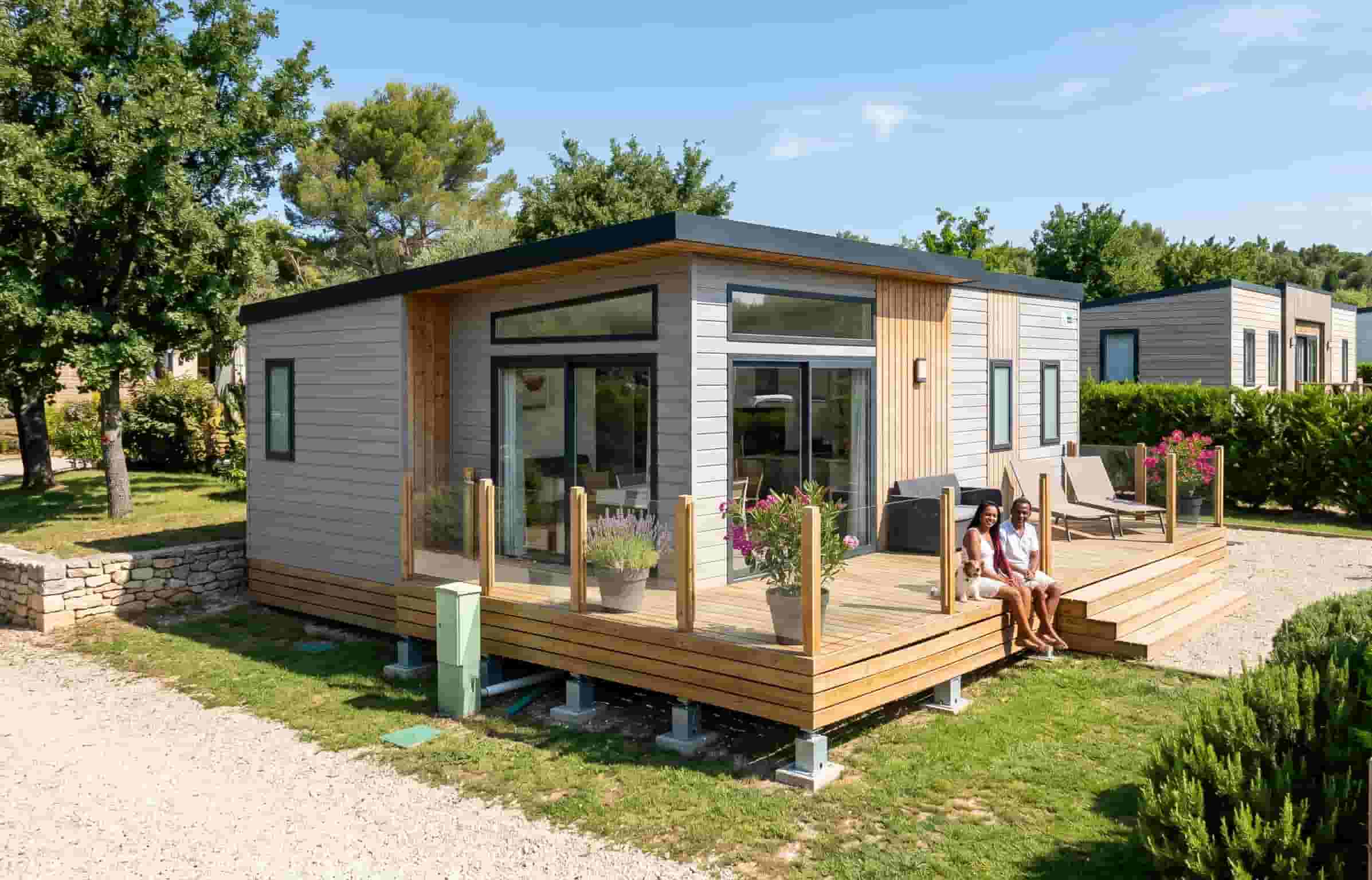 Installation d'un mobil-home en France dans un parc résidentiel de loisirs (PRL) conformément à l'article R111-42 du Code de l'urbanisme.