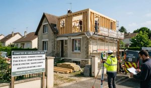 Prix surélévation maison 2026 : m², études G2, structure et RE2020