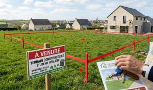 Vendre un terrain constructible : étapes, documents et fiscalité 2026